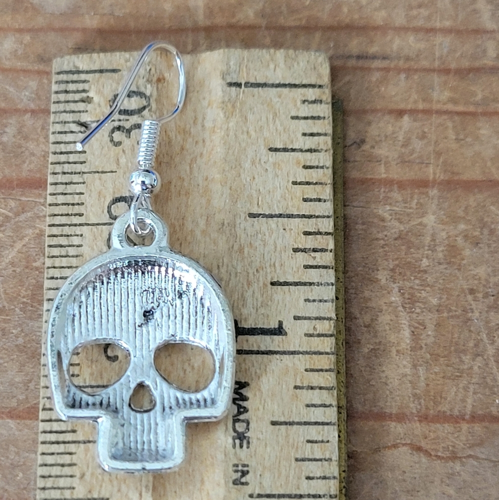 Skull Earrings - Picture 2 of 2